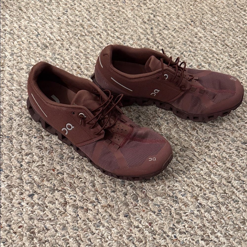 On Running cloud 5 sneaker monochrome mulberry women’s size 9.5 - Picture 2 of 8